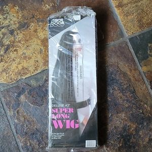 Vintage Stage Door Wig & Lashes Halloween 🎃